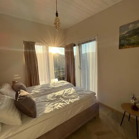 Nyaraló Grey Szlavszke